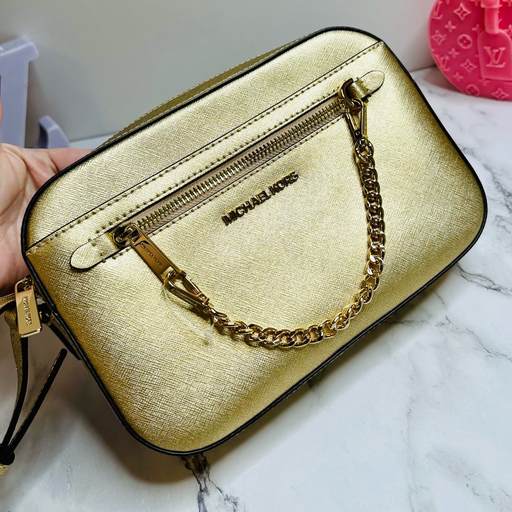 NEW! Michael Kors Jet Set Large Gold Saffiano Leather Crossbody Bag - Picture 3 of 13